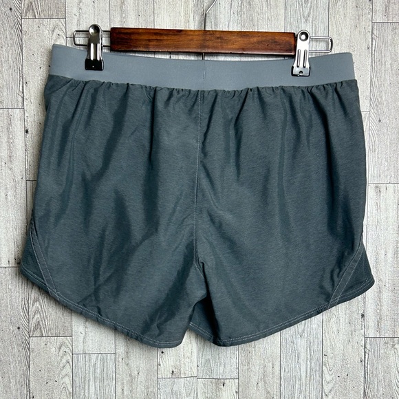 Under Armour Heat Gear Loose Lacrosse Unlimited Shorts Women’s Med EUC - Picture 6 of 6